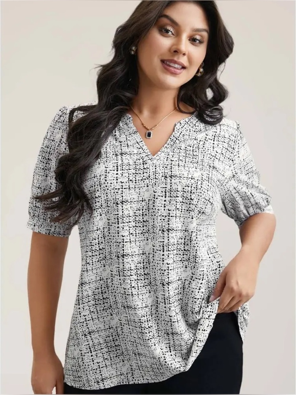 BloomChic Black and White Patterned V-Neck Top